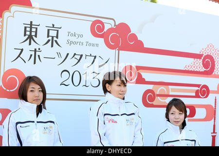 (L-R) Marie Yamaguchi, Chisato Fukushima, Hiromi Miyake, le 16 novembre 2013 : Tokyo Ville la plus sportive 2013 à Senso-ji à Asakusa, Tokyo, Japon. © AFLO SPORT/Alamy Live News Banque D'Images