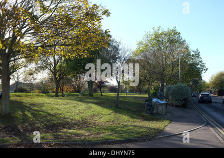 Des loisirs du parc menant à la Royal Military Canal dans la petite ville de marché de Hythe, dans le comté de Kent uk 2013 Banque D'Images