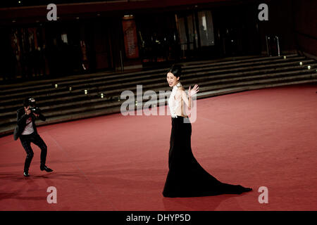 Rome, Italie. 16 Nov, 2013. L'actrice chinoise pendant la pose ni Hongjie Rome Film Festival, le 16 novembre 2013.Photo : Massimo Valicchia NurPhoto/Valicchia Crédit : Massimo/NurPhoto ZUMAPRESS.com/Alamy/Live News Banque D'Images