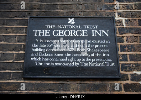 Le George Inn off Borough High Street datant du 17ème siècle, il est le dernier galerie inn - Southwark London UK Banque D'Images