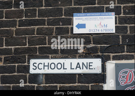 Wibsey, UK. 17 novembre, 2013. L'Eglise méthodiste d'Wibsey où le révérend Paul Fleurs ancien chef de Co-op effectue des services Credit : Steven Schofield/Alamy Live News Banque D'Images