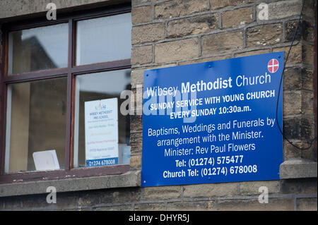 Wibsey, UK. 17 novembre, 2013. L'Eglise méthodiste d'Wibsey où le révérend Paul Fleurs ancien chef de Co-op effectue des services Credit : Steven Schofield/Alamy Live News Banque D'Images