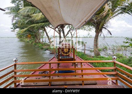 Vue de l'avant d'une maison bateau dans le Kerala. Banque D'Images