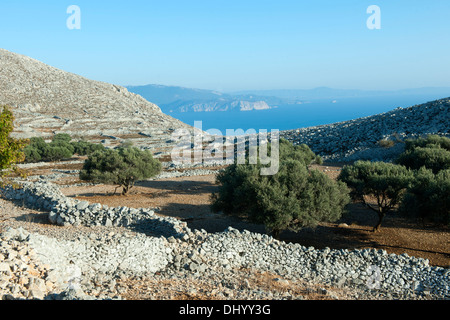 Spanien, Dodécanèse, Insel Chalki, Blick vom Kloster Agios Ioannis Okoda zur Insel Rhodos Banque D'Images