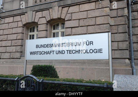 Berlin, Allemagne. 05 nov., 2013. Avis du ministère fédéral allemand de l'économie à Berlin, Allemagne, 05 novembre 2013. Photo : Jason Harrell/dpa/Alamy Live News Banque D'Images