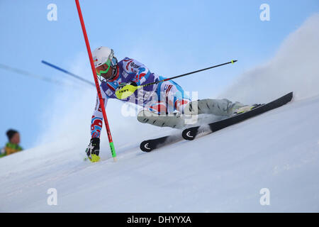 Levi, Finlande. 17 novembre, 2013. Gabriel Rivas de France pendant la Coupe du Monde de ski alpin, AUDI FIS men's course de slalom le 17 novembre, 2013 à Levi en Finlande. Credit : Yoshio Takusagawa/ESPA/Alamy Live News Banque D'Images