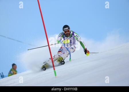 Levi, Finlande. 17 novembre, 2013. Philipp Schmid de l'Allemagne pendant la Coupe du Monde de ski alpin, AUDI FIS men's course de slalom le 17 novembre, 2013 à Levi en Finlande. Credit : Yoshio Takusagawa/ESPA/Alamy Live News Banque D'Images