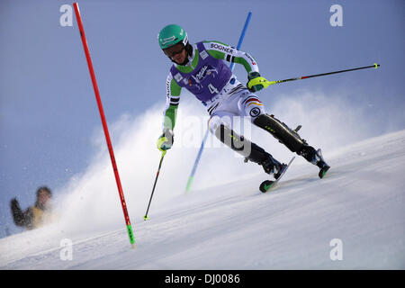Levi, Finlande. 17 novembre, 2013. Felix Neureuther de l'Allemagne pendant la Coupe du Monde de ski alpin, AUDI FIS men's course de slalom le 17 novembre, 2013 à Levi en Finlande. Credit : Yoshio Takusagawa/ESPA/Alamy Live News Banque D'Images