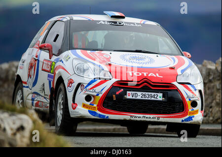 Llandudno, au Pays de Galles. 17 novembre, 2013. Sébastien Chardonnet et Thibault de la Haye de France (FRA) conduire leur privateer WRC 3 Citroen DS3 R3T sur le Great Orme stade (SS22) pendant 4 jours de Wales Rally GB, la finale du Championnat des rallyes de la FIA 2013 Word. Credit : Action Plus Sport/Alamy Live News Banque D'Images