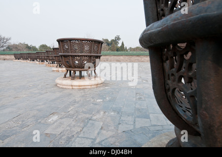 8 poêles pour brûler les offrandes au Temple taoïste du ciel, Dongcheng District Beijing, Chine Banque D'Images