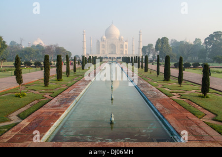 Le Taj Mahal - une des sept merveilles du monde. Agra, Inde Banque D'Images