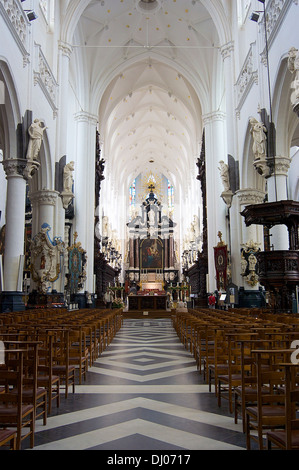 En regardant vers l'autel d'Anvers Eglise Saint-Paul Banque D'Images