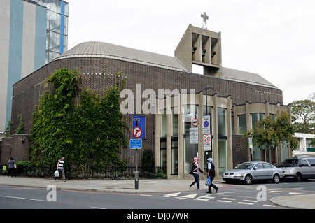 Église catholique romaine de St Gabriel, Holloway Road Archway Islington Londres Angleterre Royaume-uni Banque D'Images