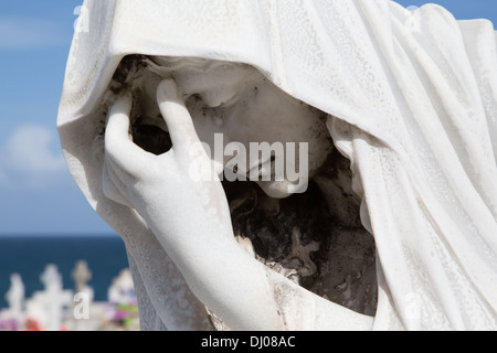 Angel dans la pensée, le vieux San Juan, Puerto Rico. Banque D'Images