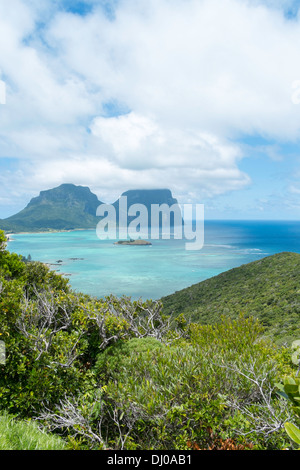 Vue sur l'île Lord Howe du sentier menant à Kim's Lookout, Australie Banque D'Images