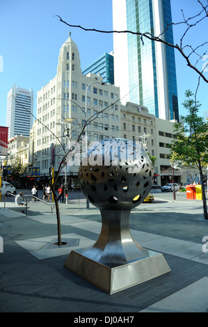 L'arbre de vie, un projet de la paix des enfants sculpture par Rod Lois, à Perth, Australie occidentale Banque D'Images