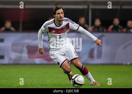 Milan, Italie. 15 nov., 2013. Mats Hummels (GER) Football / Soccer : match amical entre l'Italie 1-1 Allemagne au stade Giuseppe Meazza à Milan, Italie . © Maurizio Borsari/AFLO/Alamy Live News Banque D'Images