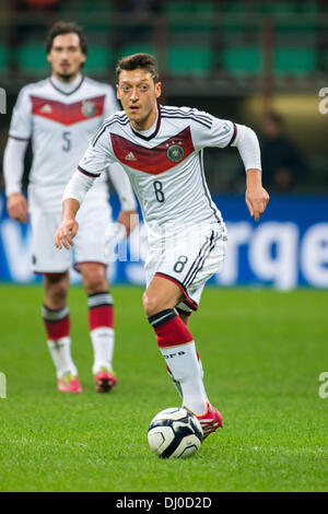 Milan, Italie. 15 nov., 2013. Mesut Ozil (GER) Football / Soccer : match amical entre l'Italie 1-1 Allemagne au stade Giuseppe Meazza à Milan, Italie . © Maurizio Borsari/AFLO/Alamy Live News Banque D'Images