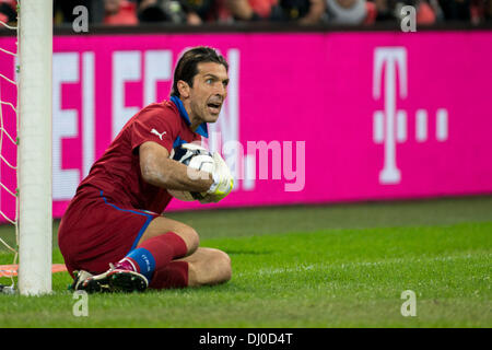 Milan, Italie. 15 nov., 2013. Gianluigi Buffon (ITA) Football / Soccer : match amical entre l'Italie 1-1 Allemagne au stade Giuseppe Meazza à Milan, Italie . © Maurizio Borsari/AFLO/Alamy Live News Banque D'Images