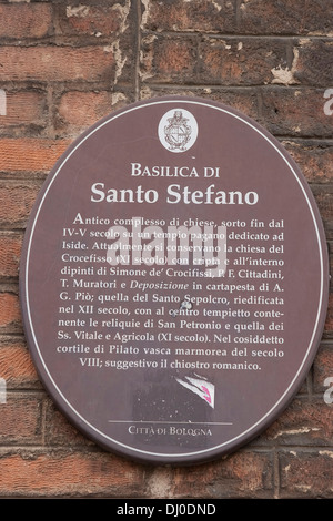 Plaque pour l'Basilica di Santo Stefano in Piazza Santo Stefano, Bologne, Italie. Banque D'Images