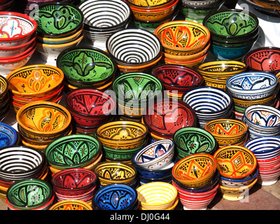 Des pots d'argile dans les rues de Marrakech Banque D'Images