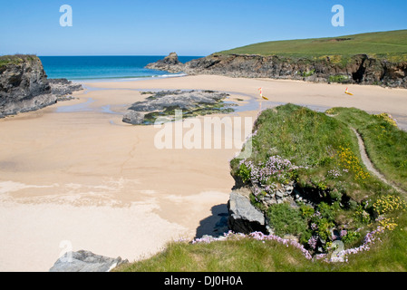 The Trevone Bay sur la côte nord sauvage de Cornwall, à au nord d'Roundhole Point Banque D'Images