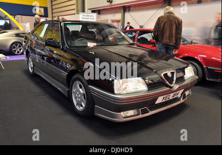 Birmingham, UK. 16 novembre 2013. Classic et voitures anciennes sur l'affichage à l'assurance-Lancaster Classic Car Show NEC de Birmingham. Alfa 164 © Matthew Richardson/Alamy Live News Banque D'Images