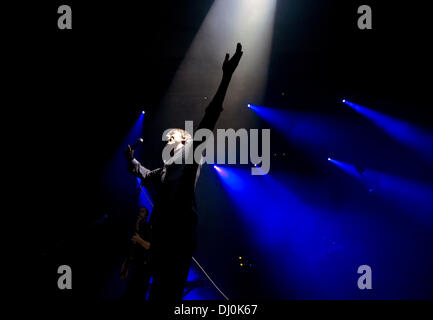 Prague, République tchèque. 16 Nov, 2013. Groupe de rock alternatif anglais Suede effectue à Prague, République tchèque, le 16 novembre 2013. © Michal Dolezal/CTK Photo/Alamy Live News Banque D'Images