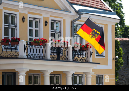 Ambassade d'Allemagne. L'Estonie, Tallinn battant pavillon allemand Banque D'Images