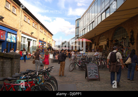 Au marché de Camden Lock à Londres, Angleterre Banque D'Images