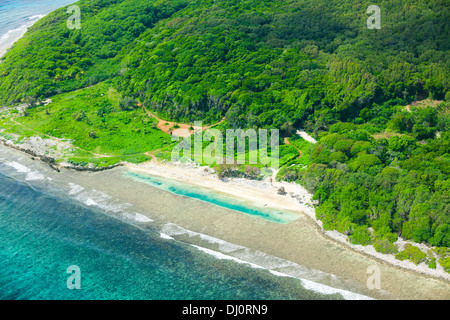 Photo aérienne de la plage de l'île de Roatan, Honduras Banque D'Images