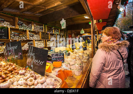 Le piémont, Turin, Italie. 17 novembre 2013. Du 9 au 24 novembre à la piazza Solferino Marché de Noël Français © Realy Easy Star/Alamy Live News Banque D'Images