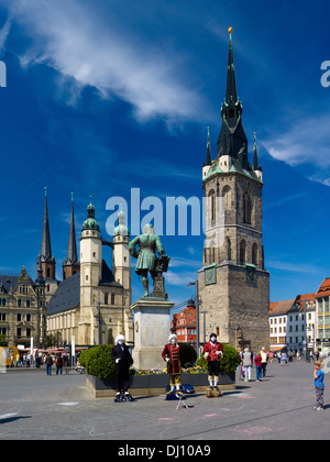 Place du marché, tour rouge, Marktkirche Unser Lieben Frauen, statue de Händel, Halle/Saale, Saxe-Anhalt, Allemagne Banque D'Images