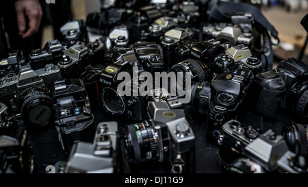 Une collection de vieux appareils photo 35mm Banque D'Images