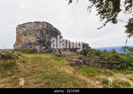 Torreón, une tour d'observation en forme de D à Kuelap Forteresse, Kuelap, Amazonas, Pérou Banque D'Images