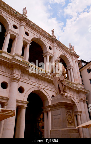 La Statue de Palladio à la belle ville de Vincenza, Ville de Palladio en Italie du Nord Banque D'Images