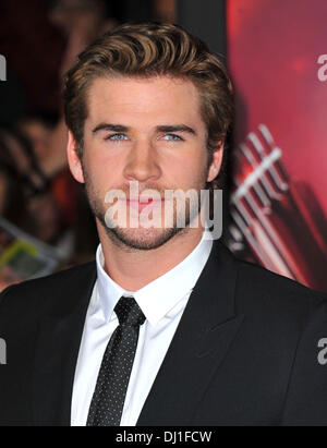 Los Angeles, Californie, USA. 18 nov., 2013. Liam Hemsworth participant à la Los Angeles Première de ''The Hunger Games : Catching Fire'' qui a eu lieu lors de la Nokia Theatre L.A. Vivre à Los Angeles, Californie le 18 novembre 2013. Crédit Image : 2013(© D. Long/Globe Photos/ZUMAPRESS.com) Banque D'Images