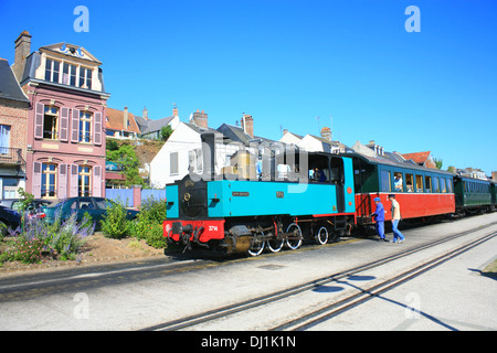 Chemin de fer de la baie de somme en train à vapeur, chemin de fer, Quai Lejoille, St Valery sur Somme, Somme, Picardie, France Banque D'Images