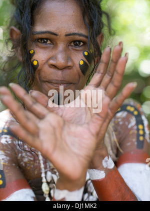 Guerrier Tjapukai autochtones australiens du Queensland Nord Tropiques humides Banque D'Images