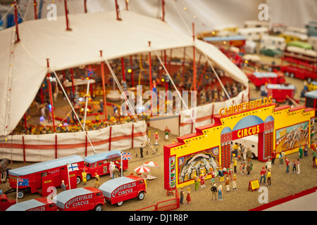 Cirque miniature, carnival manèges forains et à la main vu dans un show event. Banque D'Images