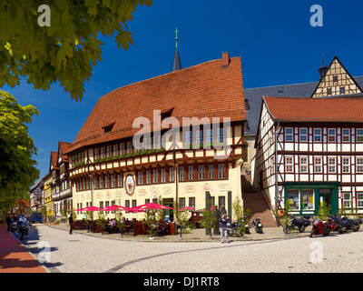 Marché, l'hôtel de ville et de maisons à colombages, Stolberg, Harz, Saxe-Anhalt, Allemagne Banque D'Images