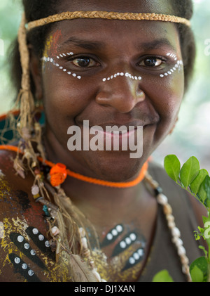 Femme de Tjapukai autochtones australiens du Queensland Nord Tropiques humides Banque D'Images