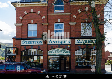 Marché d'antiquités de Stretton dans le Shropshire ville de Church Stretton Banque D'Images