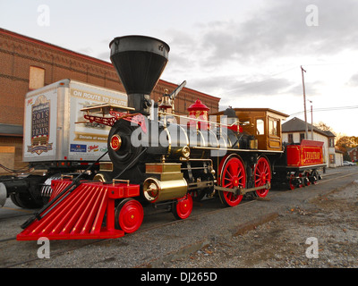 L 'Leviathan' une réplique de la locomotive à vapeur qui a tiré le train funéraire de Abraham Lincoln. C'est dans la nouvelle liberté, de Pennsylvanie et je ne crois pas que la locomotive n'était pas encore opérationnel, mais une marche d'essai sur le Nord Central Rail Ro Banque D'Images