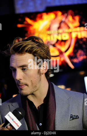 Toronto, Canada. 19e Août 2013. Sam Claflin en arrivant à la première canadienne de THE HUNGER GAMES : CATCHING FIRE à Scotiabank Theatre. Credit : EXImages/Alamy Live News Banque D'Images