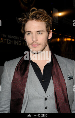 Toronto, Canada. 19e Août 2013. Sam Claflin en arrivant à la première canadienne de THE HUNGER GAMES : CATCHING FIRE à Scotiabank Theatre. Credit : EXImages/Alamy Live News Banque D'Images