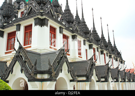 Loha Prasat en fer temple Wat Ratchanatdaram Worawihan, Bangkok, Thaïlande Banque D'Images