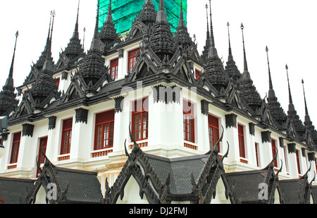 Loha Prasat en fer temple Wat Ratchanatdaram Worawihan, Bangkok, Thaïlande Banque D'Images