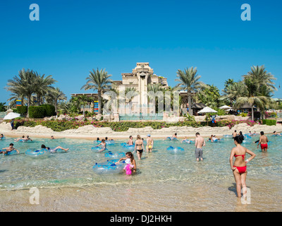 Parc aquatique Aquaventure à l'Hôtel Atlantis sur l'île de Palm à Dubaï Émirats Arabes Unis Banque D'Images