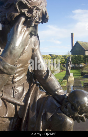 Statue de Hamlet, Shakespeare Memorial, Stratford upon Avon, Warwickshire, en Angleterre. Banque D'Images